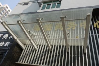 商务楼小型玻璃雨棚